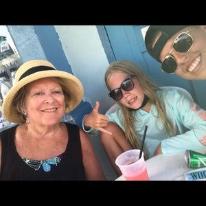 Meet your Posher, Debbie